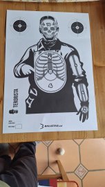Recenzje: Papierowy tarcz Venox Terorista 61x43cm 10szt - 1