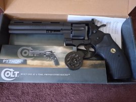 Recenzje: Wiatrowy rewolwer Umarex Colt Python 6" czarny Diabolo/BB 4,5mm - 1