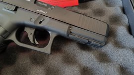 KOMIS - Pistolet RAM Umarex T4E Glock 17 Gen5 .43 5J 2