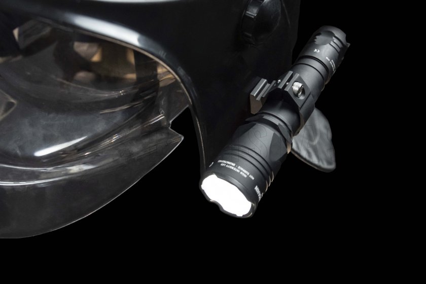 Uchwyt na hełm do latarek Armytek AHM-01 4