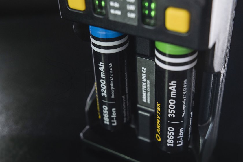 Ładowarka Armytek UNI C2 plug type C 19