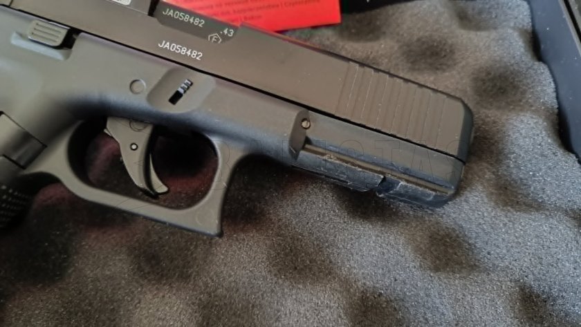 KOMIS - Pistolet RAM Umarex T4E Glock 17 Gen5 .43 5J 2